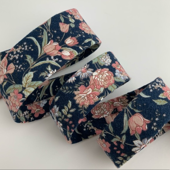 Men’s Slim Navy Blue Vintage Style Floral Necktie - Picture 5 of 7